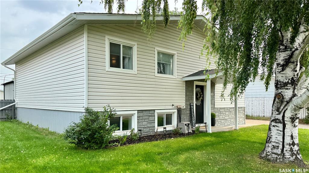 Second View of 303 Hearn Street, Outlook, Saskatchewan, S0L 2N0