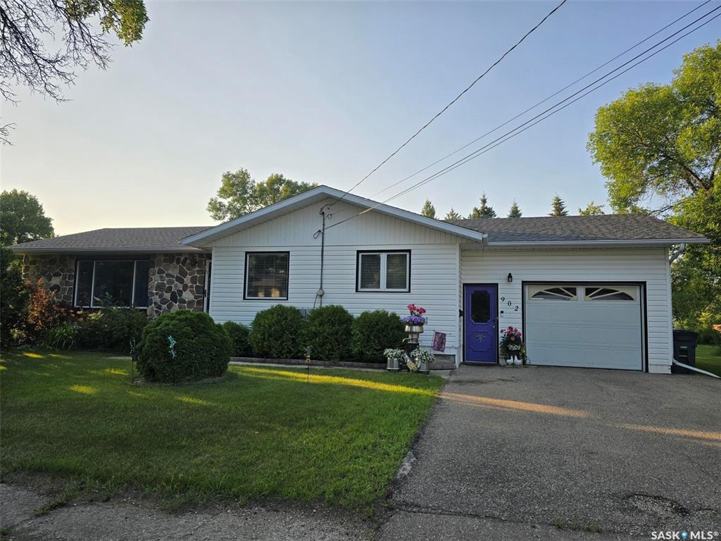 902 Assiniboia Avenue, SK013822, Saskatchewan,
