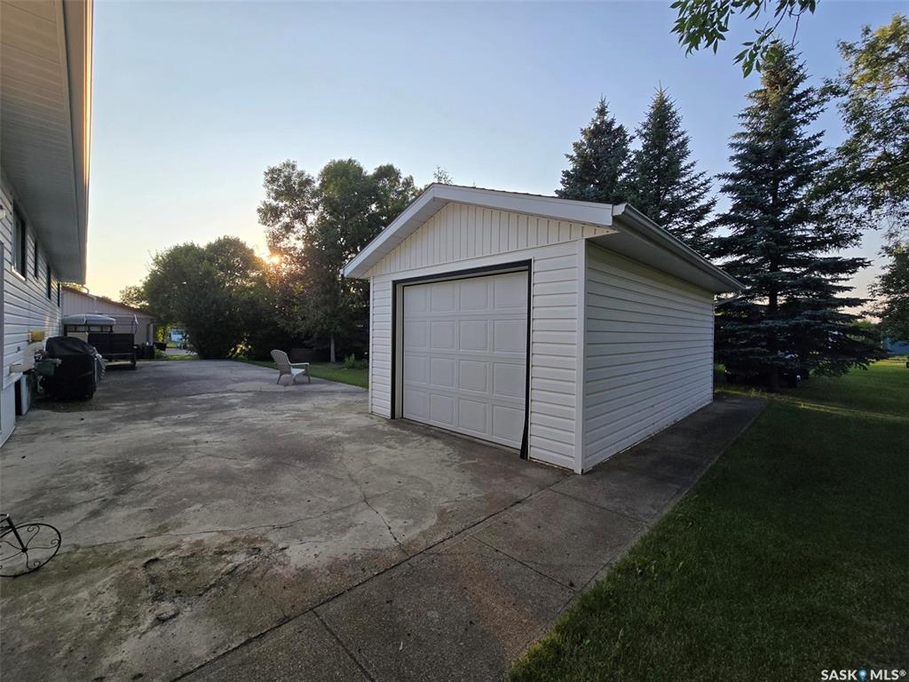 Fifth View of 902 Assiniboia Avenue, Grenfell, Saskatchewan, S0G 2B0