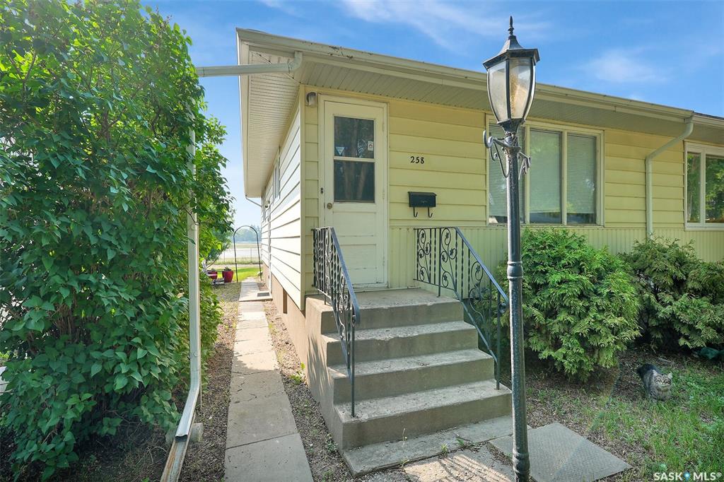 Second View of 258 Froom Crescent, Glen Elm Park, Regina, Saskatchewan, S4N 1B7