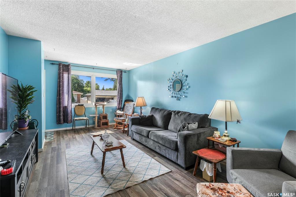 Third View of 206 Lloyd Crescent, Uplands, Regina, Saskatchewan, S4R 5W8