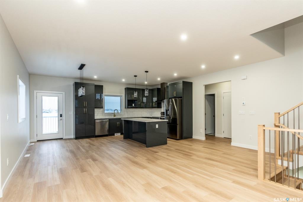 818 Bentley Manor, SK014196, Saskatchewan,
