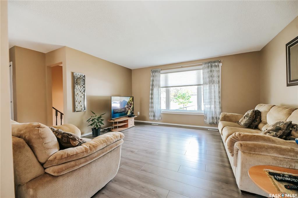 Fifth View of 1661 Olive Diefenbaker Drive, Crescent Acres, Prince Albert, Saskatchewan, S6V 7V9