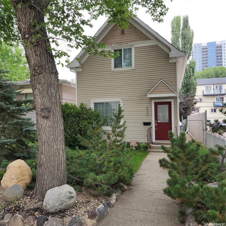 Second View of 430 3rd Avenue N, City Park, Saskatoon, Saskatchewan, S7K 2J3