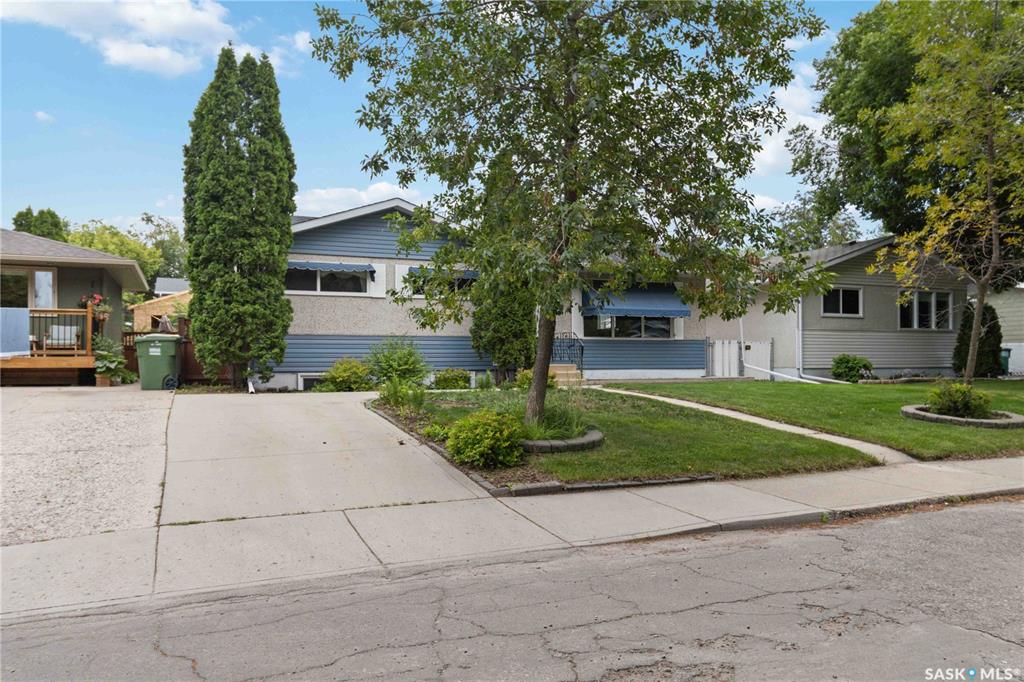 Third View of 106 Phillips Crescent, Brevoort Park, Saskatoon, Saskatchewan, S7H 3N1