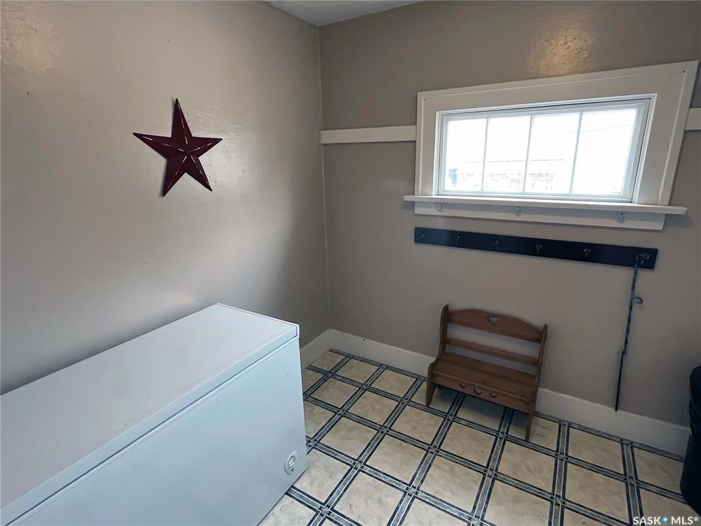 Third View of 394 2nd Street, Shaunavon, Saskatchewan, S0N 2M0