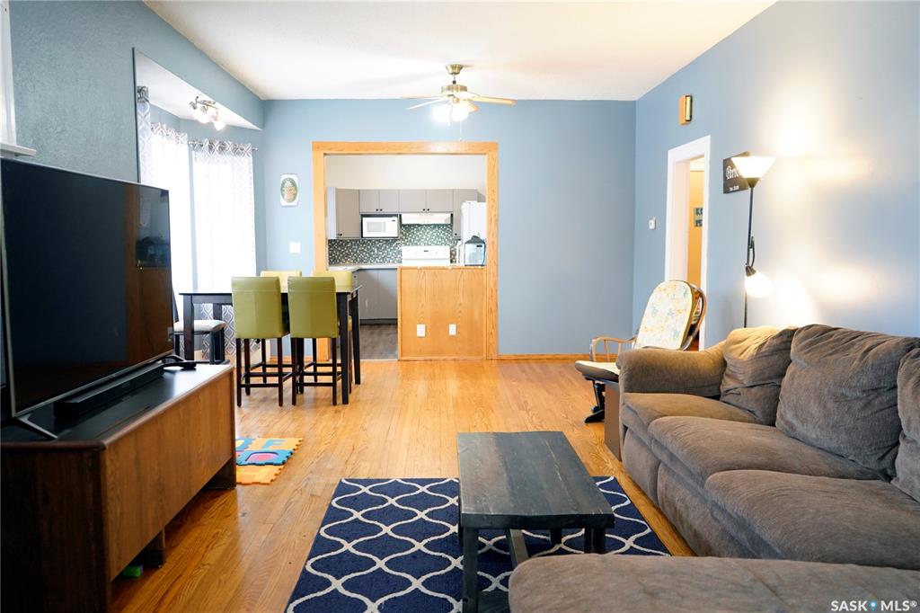 Fourth View of 394 2nd Street, Shaunavon, Saskatchewan, S0N 2M0