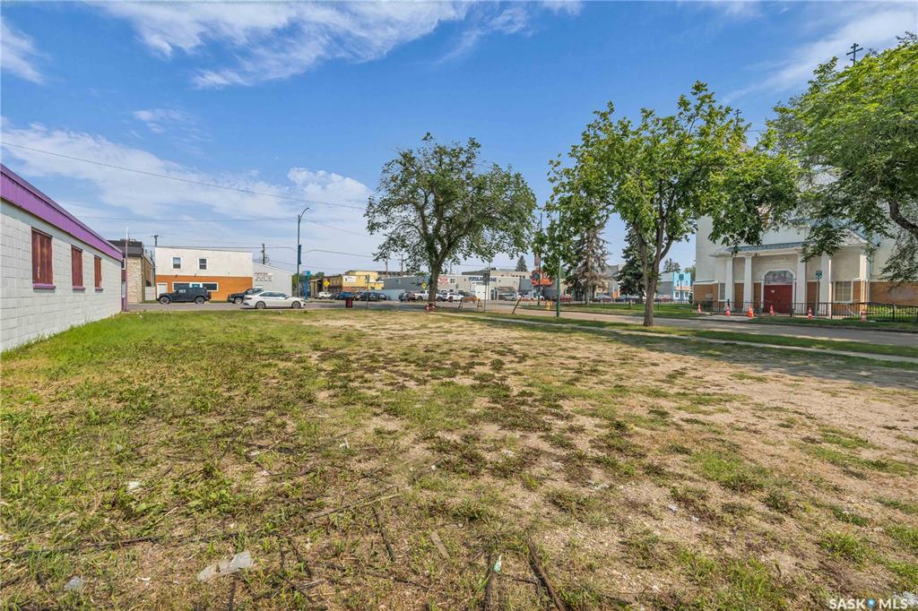 Third View of 1001 20th Street W, Riversdale, Saskatoon, Saskatchewan, S7M 0Y6