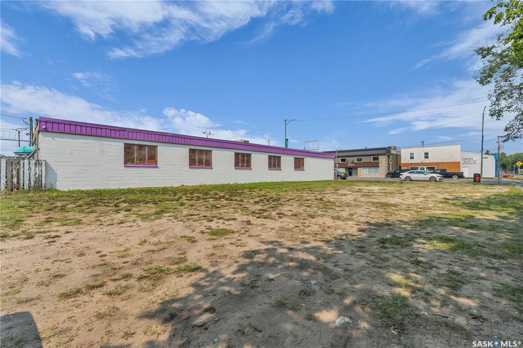 Fourth View of 1001 20th Street W, Riversdale, Saskatoon, Saskatchewan, S7M 0Y6