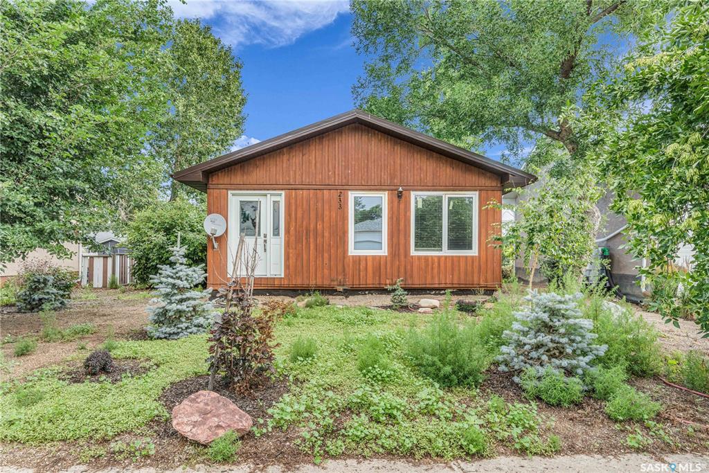 Second View of 233 4th Avenue E, Gravelbourg, Saskatchewan, S0H 1X0