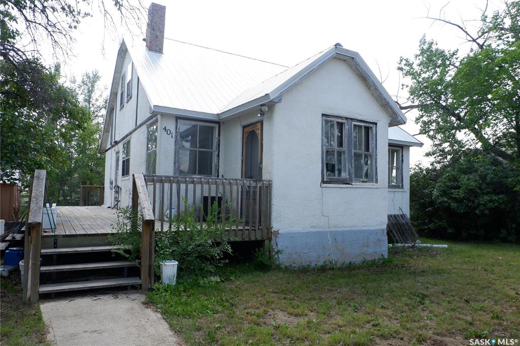 Second View of 401 6th Avenue W, Assiniboia, Saskatchewan, S0H 0B0