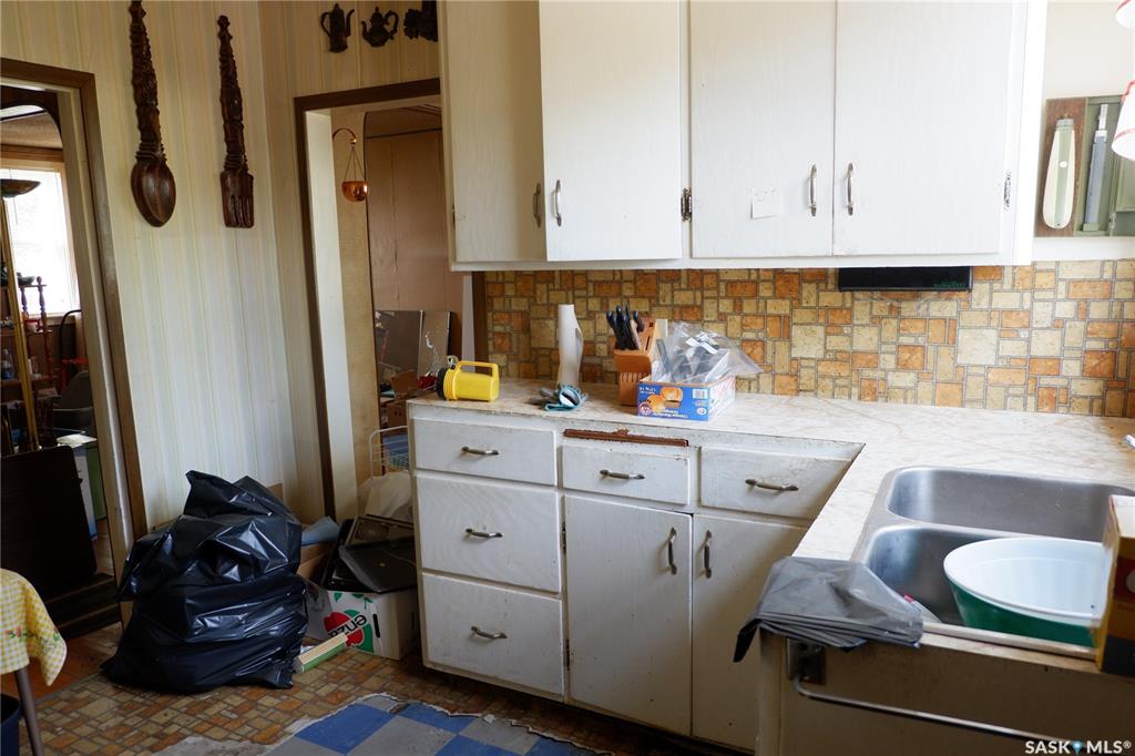 Fifth View of 401 6th Avenue W, Assiniboia, Saskatchewan, S0H 0B0