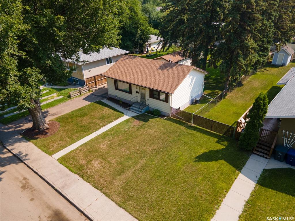 Third View of 450 V Avenue S, Pleasant Hill, Saskatoon, Saskatchewan, S7M 3E7