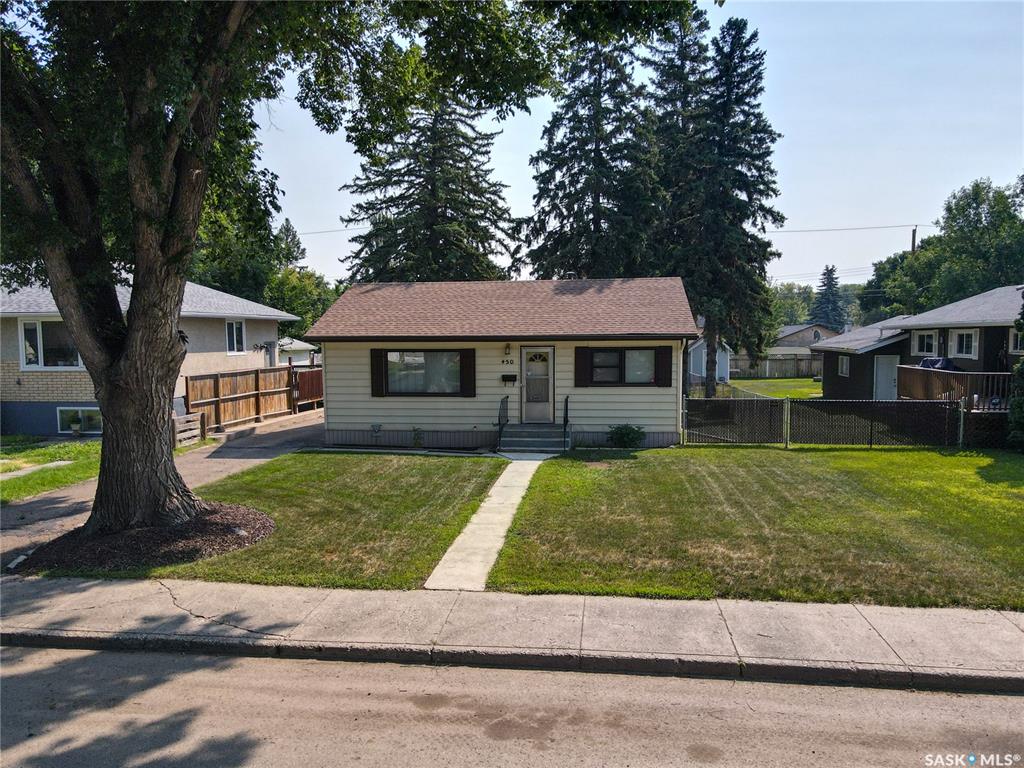 Fourth View of 450 V Avenue S, Pleasant Hill, Saskatoon, Saskatchewan, S7M 3E7