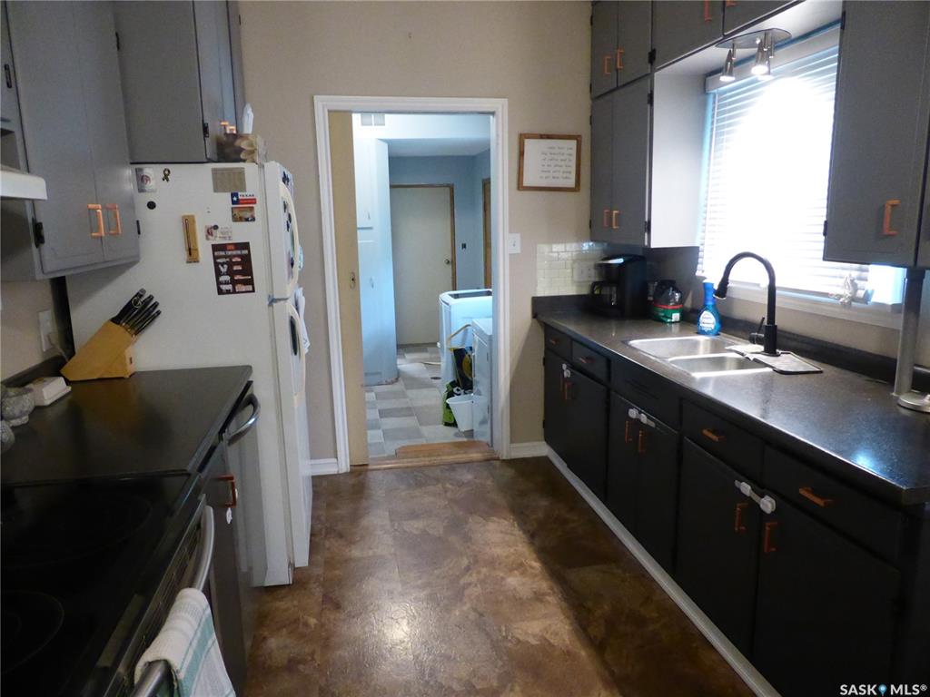 Fourth View of 260 1st Avenue E, St. Walburg, Saskatchewan, S0M 2T0