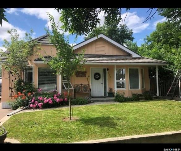 Second View of 118 Cedar Avenue N, Eastend, Saskatchewan, S0N 0T0