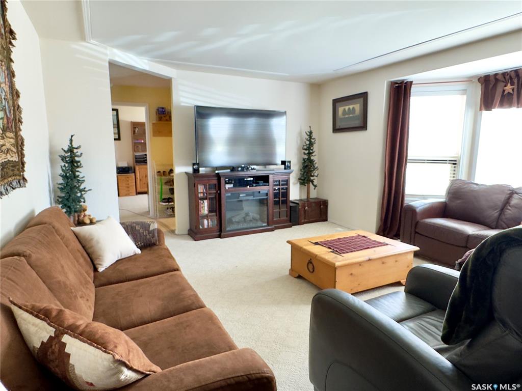 Fifth View of 118 Cedar Avenue N, Eastend, Saskatchewan, S0N 0T0