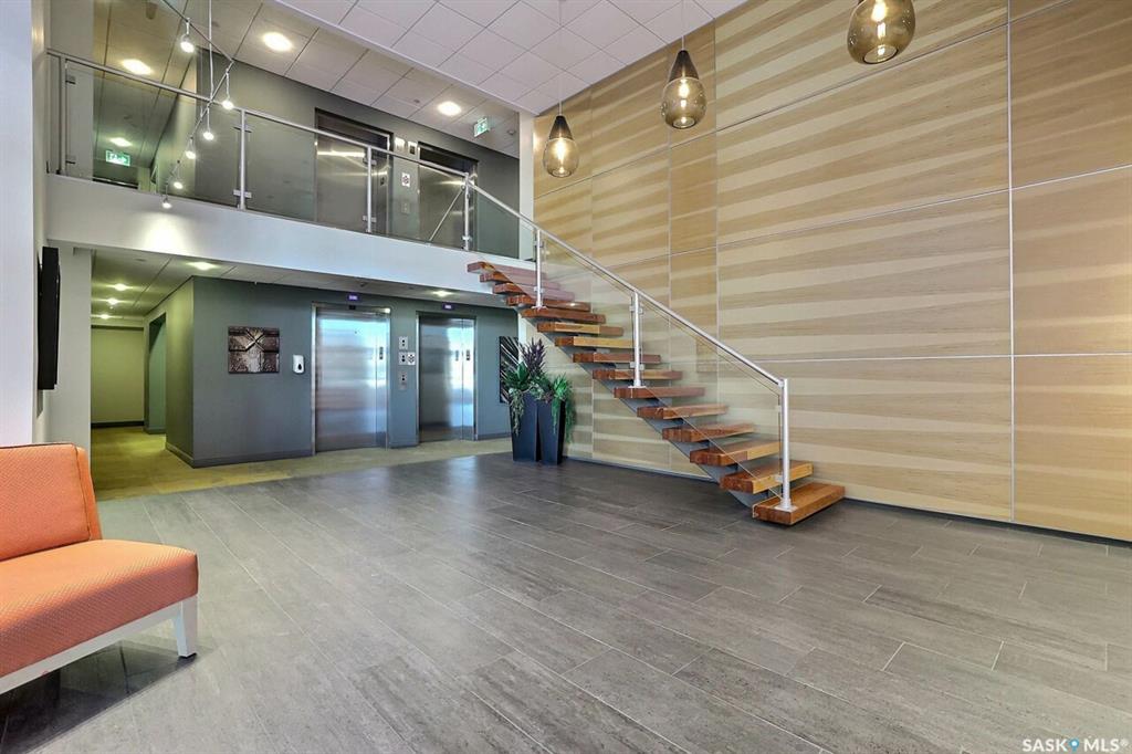 Fifth View of 2300 Broad Street #207, Transition Area, Regina, Saskatchewan, S4P 1Y8