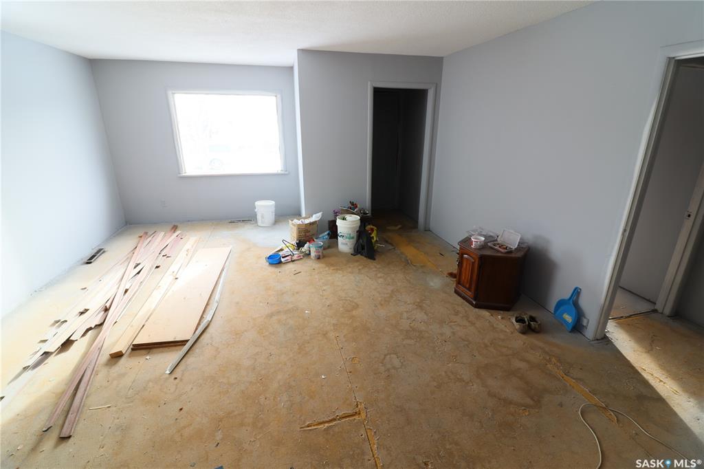 Second View of 341 X Avenue S, Meadowgreen, Saskatoon, Saskatchewan, S7M 3H5