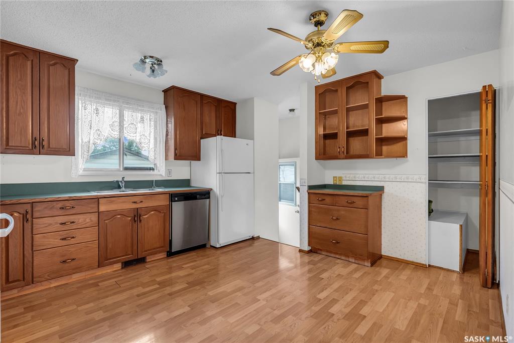 Fifth View of 222 Brock Crescent, East College Park, Saskatoon, Saskatchewan, S7H 4N4