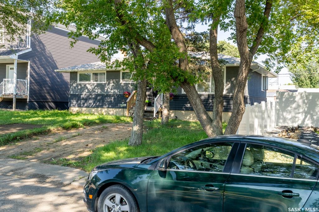 Second View of 111 Montreal Street N, Churchill Downs, Regina, Saskatchewan, S4R 2S8