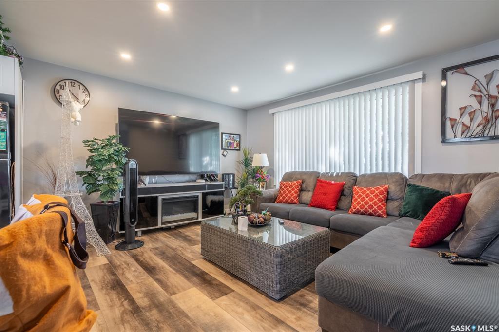 Third View of 111 Montreal Street N, Churchill Downs, Regina, Saskatchewan, S4R 2S8