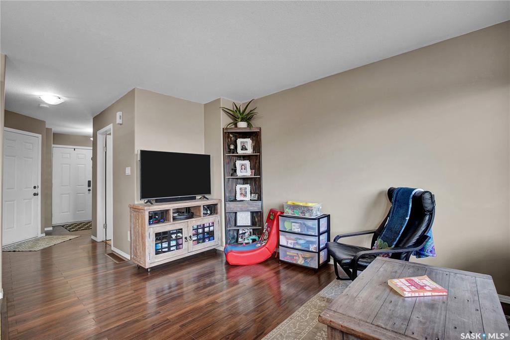 Fifth View of 701 6th Avenue S, Warman, Saskatchewan, S0K 4S0