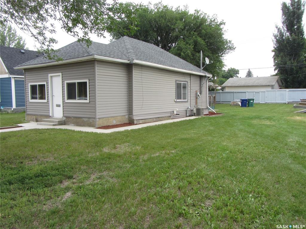 Second View of 916 Weldon Avenue S, King George, Saskatoon, Saskatchewan, S7M 2V6