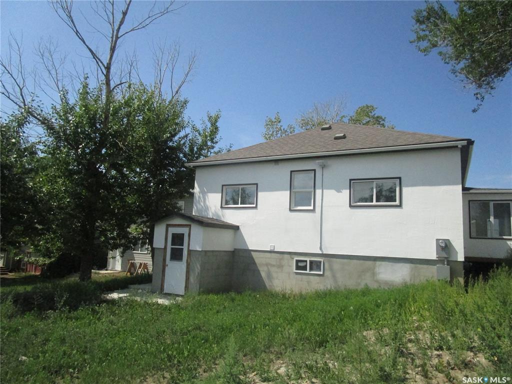 Second View of 2011 1st Street S, Rockglen, Saskatchewan, S0H 3R0