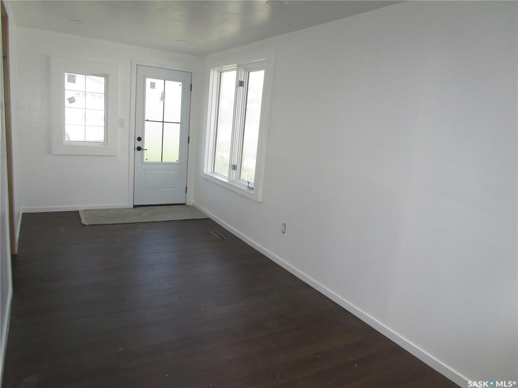 Third View of 2011 1st Street S, Rockglen, Saskatchewan, S0H 3R0