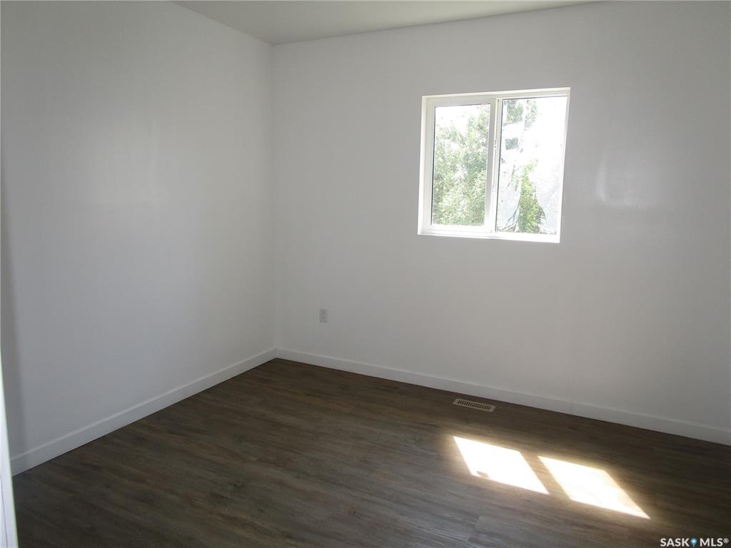 Fourth View of 2011 1st Street S, Rockglen, Saskatchewan, S0H 3R0