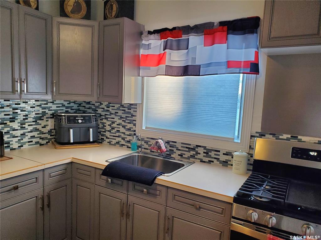 Fifth View of 344 Centre Street, Ponteix, Saskatchewan, S0N 1Z0