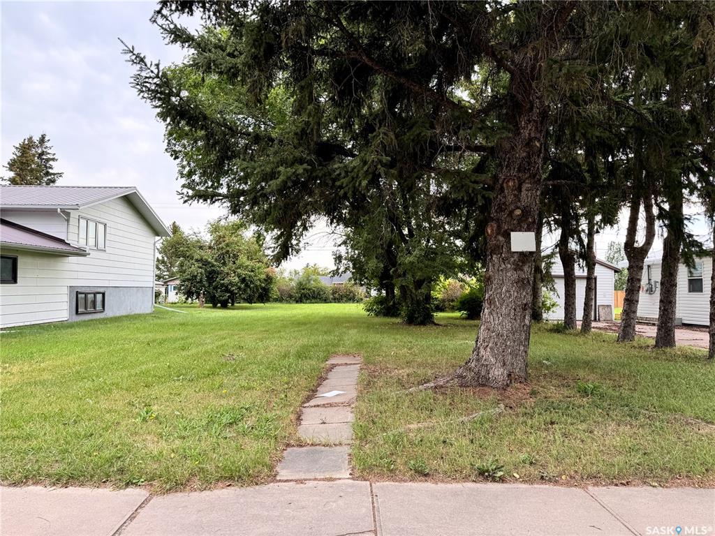 Second View of 702 B Avenue E, Wynyard, Saskatchewan, S0A 4T0