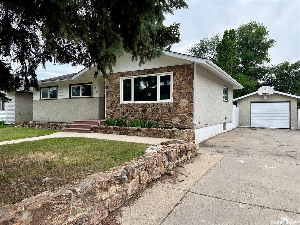 Third View of 329 Y Avenue N, Mount Royal SA, Saskatoon, Saskatchewan, S7L 3K8