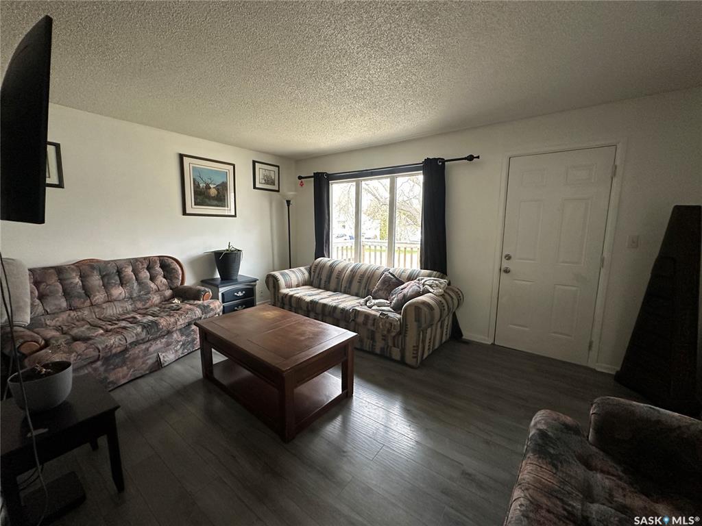 Fourth View of 102 9th Avenue Se, Weyburn, Saskatchewan, S4H 1Z7