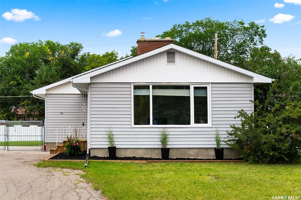 16 Acadia Bay, SK015094, Saskatchewan,