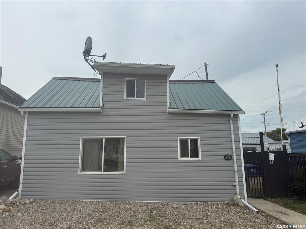 Second View of 233 Central Avenue, Montmartre, Saskatchewan, S0G 3M0