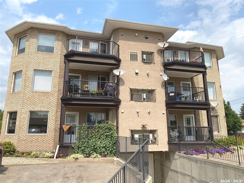 MLS® listing #SK015142 for sale located at 561 1 Broadway Street W #104