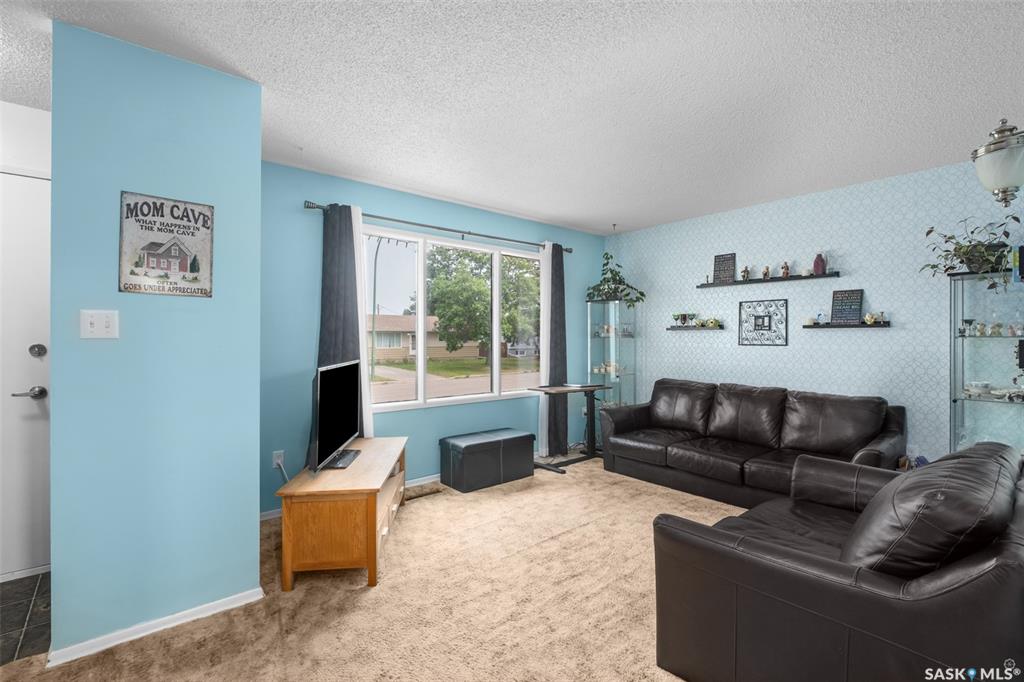 Second View of 425 30th Street E, SouthWood, Prince Albert, Saskatchewan, S6V 1Z5
