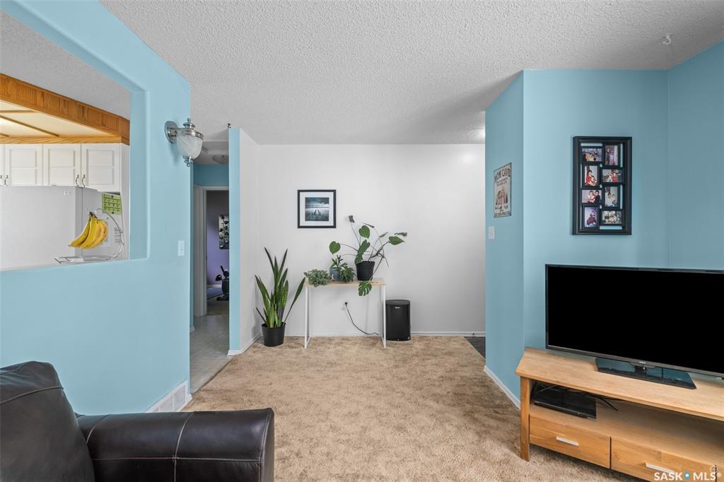Fifth View of 425 30th Street E, SouthWood, Prince Albert, Saskatchewan, S6V 1Z5