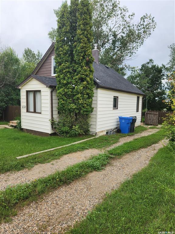 Third View of 634 2nd Street, Central EV, Estevan, Saskatchewan, S4A 0K9