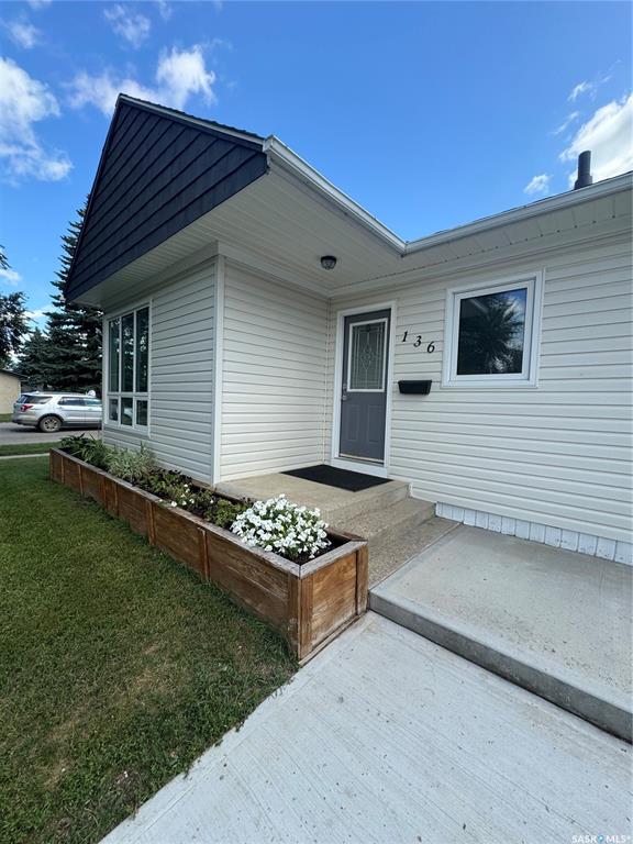 Second View of 136 10th Street, Weyburn, Saskatchewan, S4H 1G9