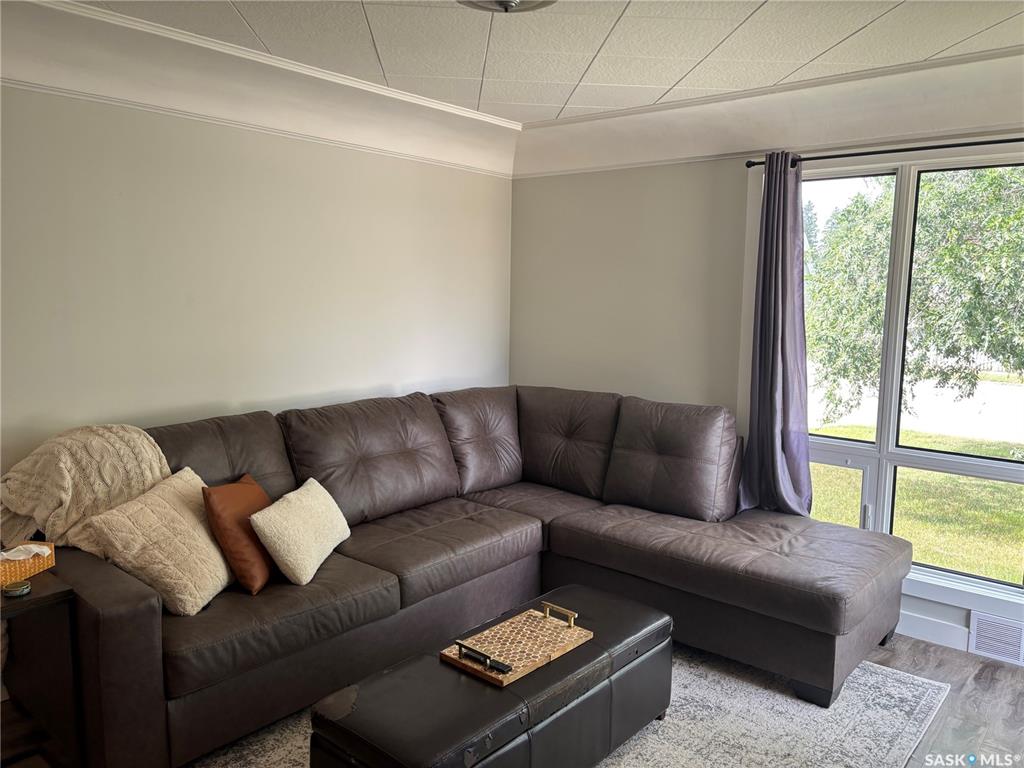 Fifth View of 136 10th Street, Weyburn, Saskatchewan, S4H 1G9