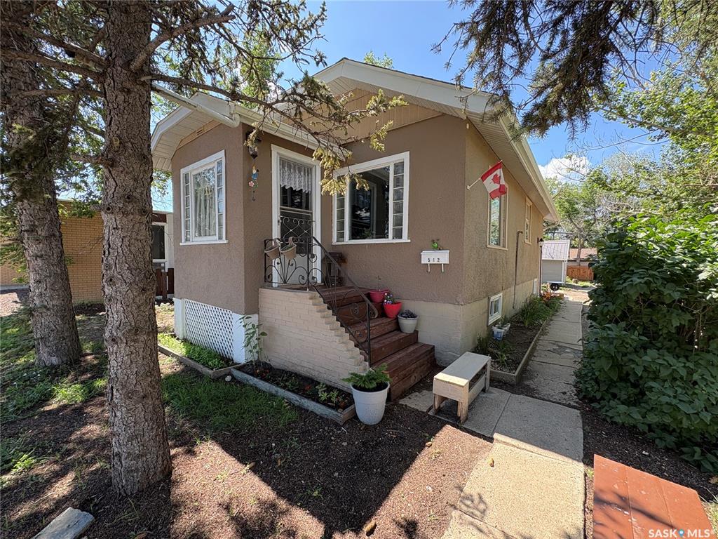 Third View of 512 Centre Street, Assiniboia, Saskatchewan, S0H 0B0