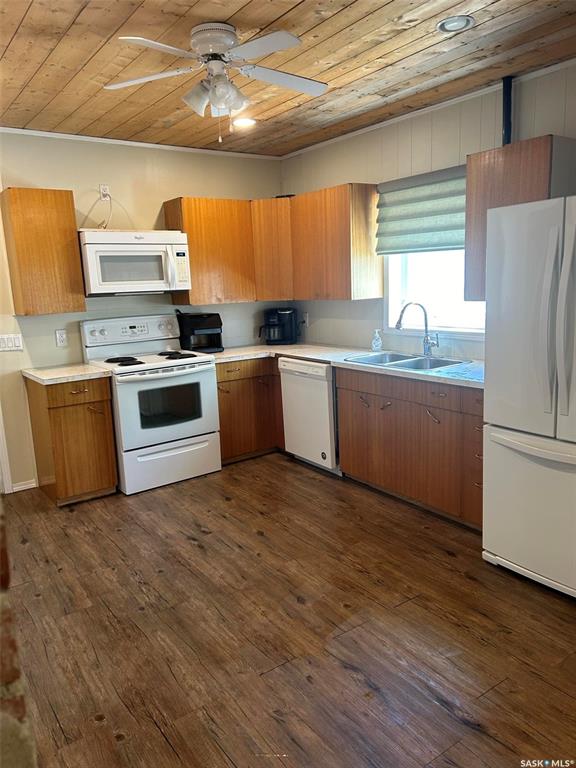 Third View of 505 1st Street W, Leader, Saskatchewan, S0N 1H0