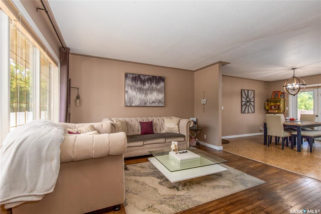 Fourth View of 405 4th Avenue Ne, Hillcrest MJ, Moose Jaw, Saskatchewan, S6H 8B8