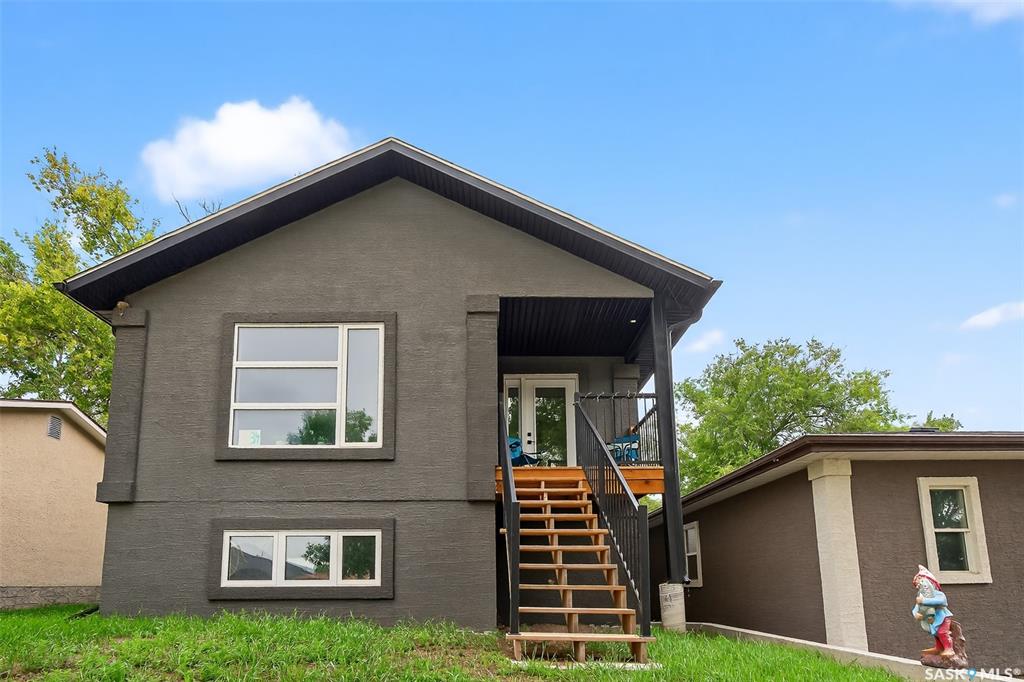 MLS® listing #SK015368 for sale located at 1034 Stadacona Street W