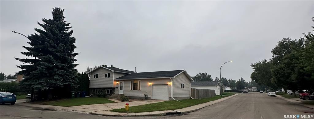 Second View of 201 Haviland Crescent, Pacific Heights, Saskatoon, Saskatchewan, S7L 5B1