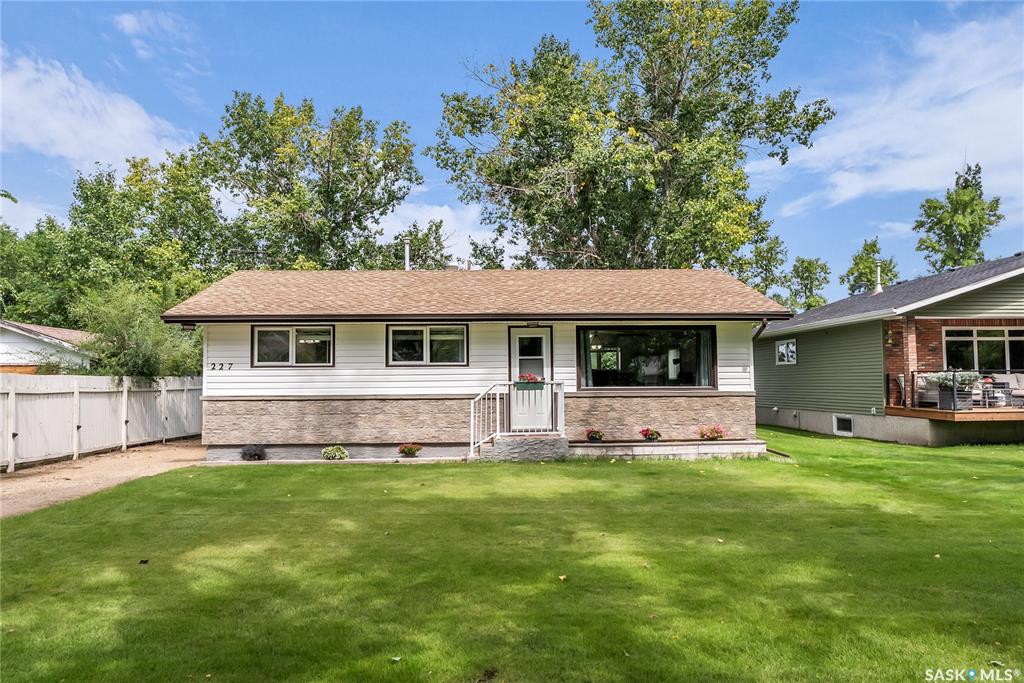 MLS® listing #SK015494 for sale located at 227 2nd Avenue