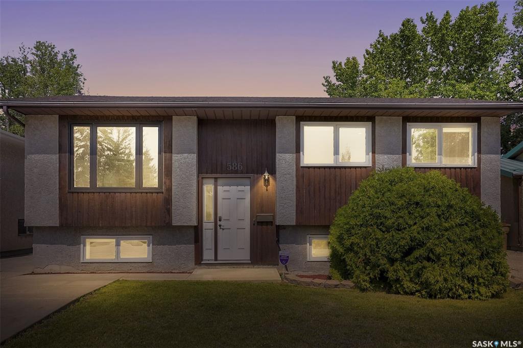 MLS® listing #SK015508 for sale located at 586 Rink Avenue